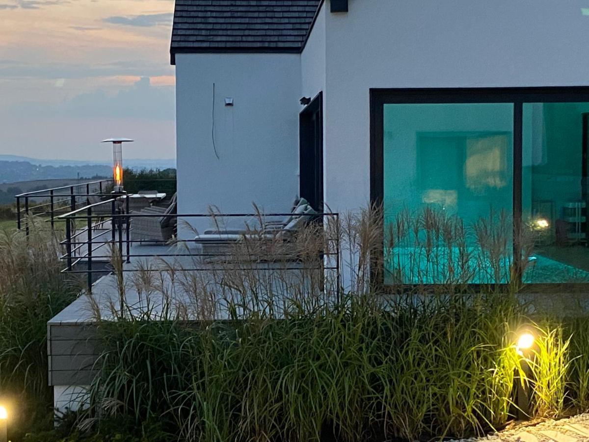 Villa Relax With Swimming Pool And Mountain View Bukow Exteriér fotografie