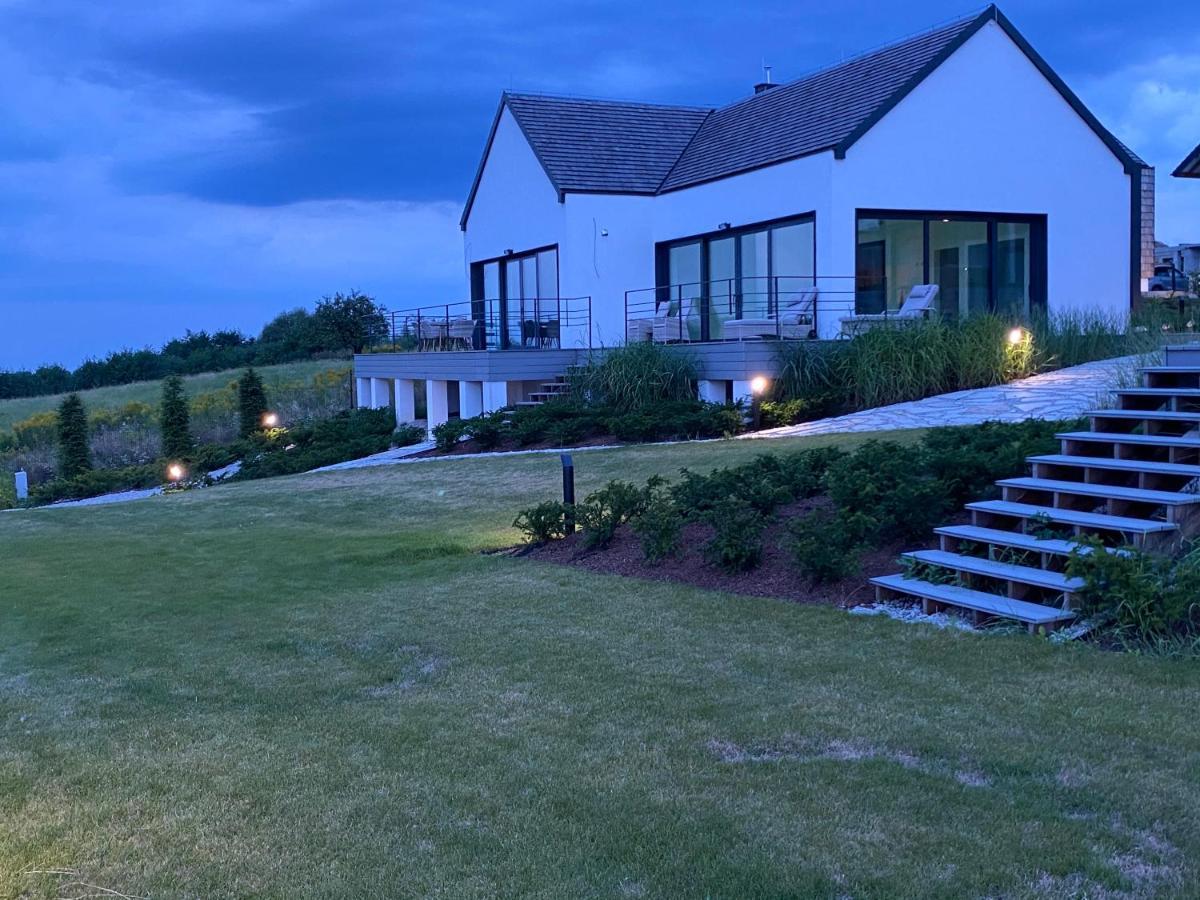 Villa Relax With Swimming Pool And Mountain View Bukow Exteriér fotografie