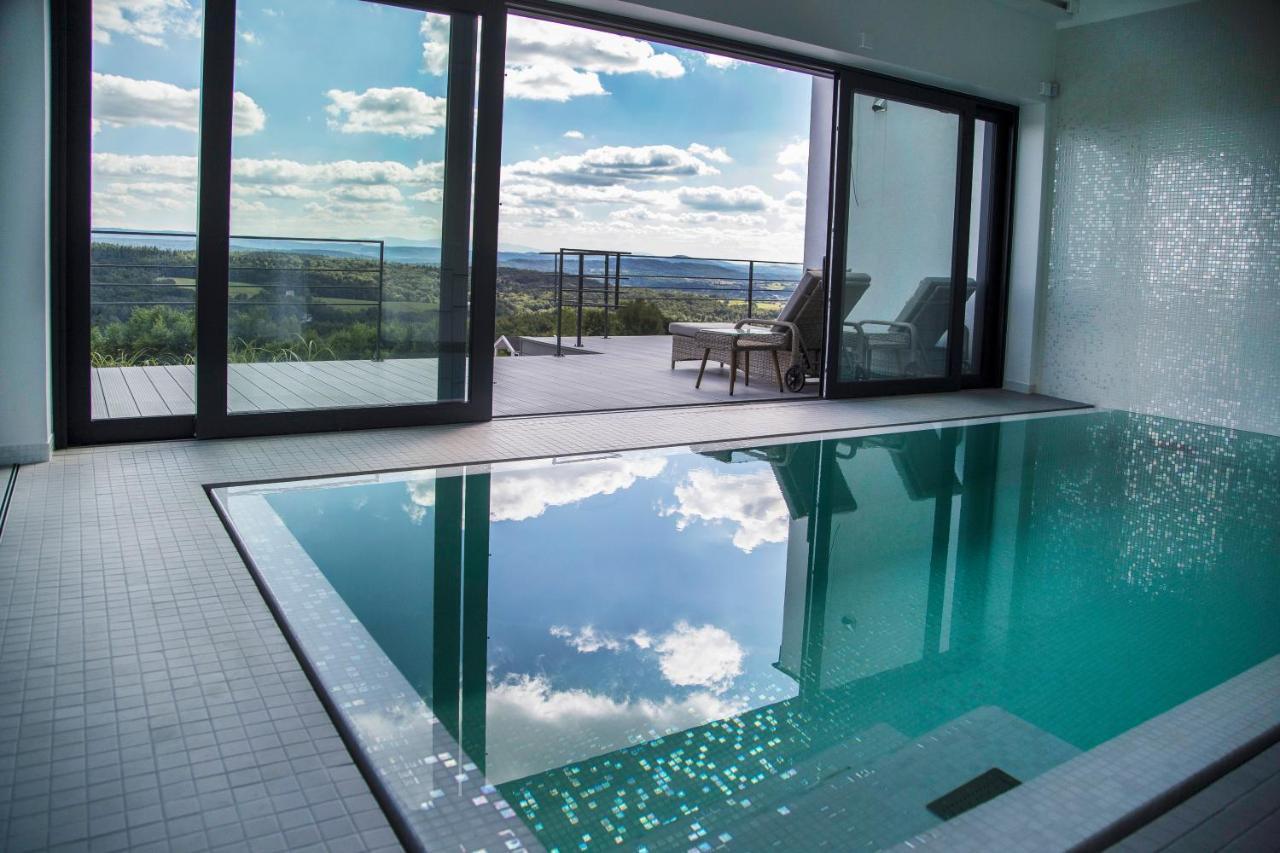 Villa Relax With Swimming Pool And Mountain View Bukow Exteriér fotografie